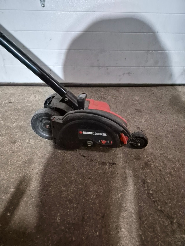 Black and Decker 2-in-1 Landscape Edger - photo 2