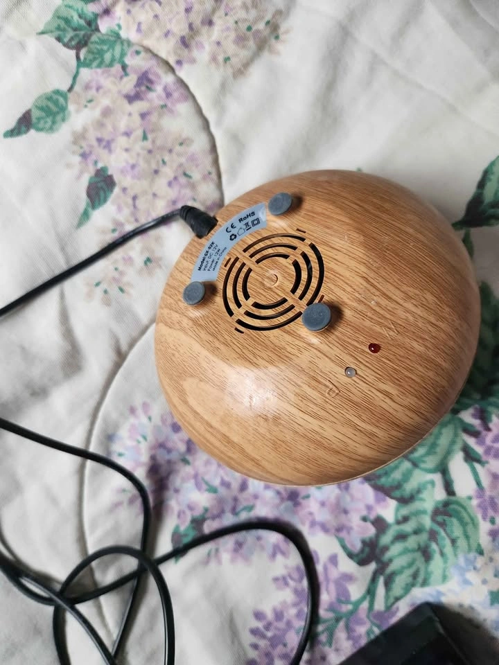 Essential Oil Diffuser / Humidifier - photo 2