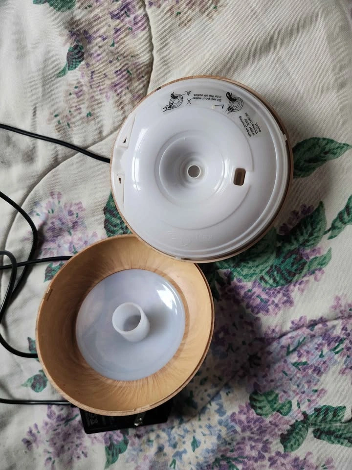 Essential Oil Diffuser / Humidifier - photo 3