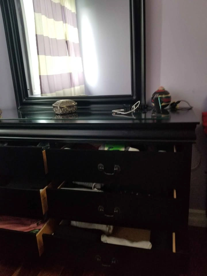 6-drawer dresser with large mirror - photo 4