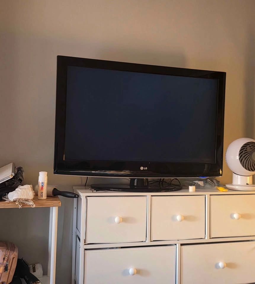 LG Flat Screen TV – Non-Smart TV – FREE - photo 2