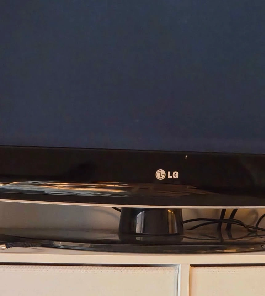 LG Flat Screen TV – Non-Smart TV – FREE - photo 3