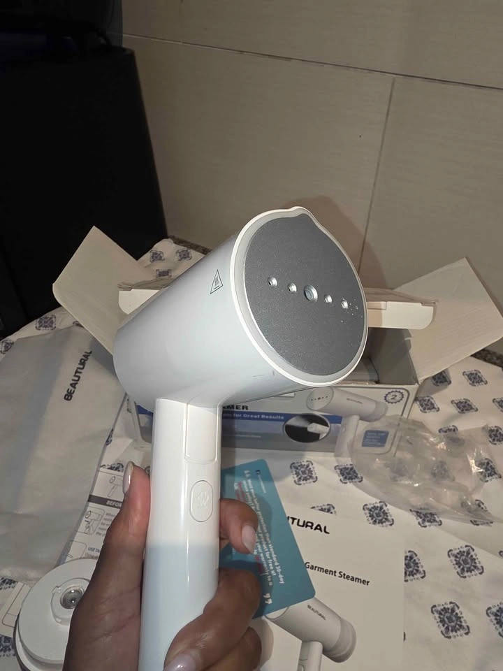 BEAUTURAL Handheld Garment Steamer – Barely Used – With Original - photo 4