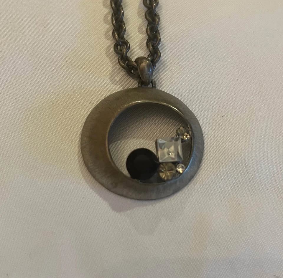 Antiqued Silver-Tone Circular Pendant Necklace - photo 3