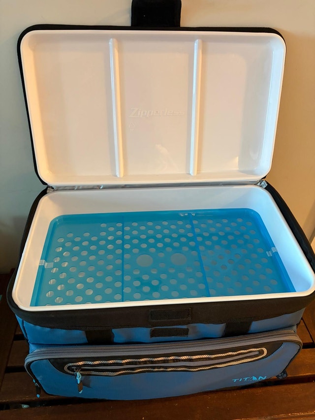 Titan Deep Freeze insulated cooler - photo 3