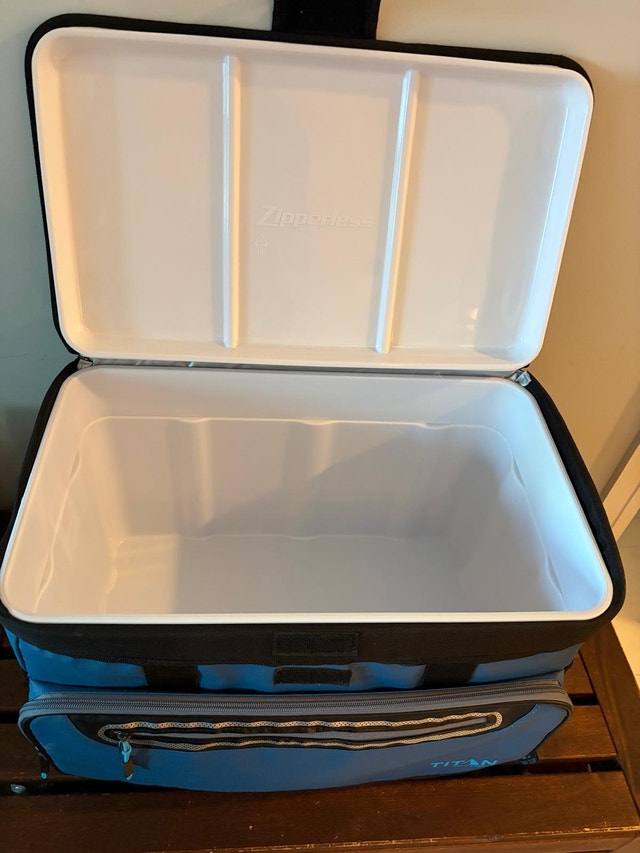 Titan Deep Freeze insulated cooler - photo 4
