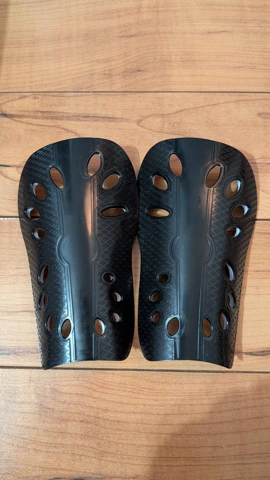 Black Soccer Shin Guards for kids - 5 Inch - photo 2