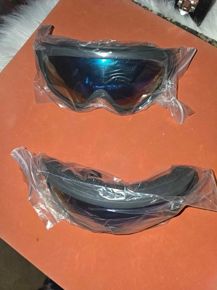 Motorcycle riding glasses