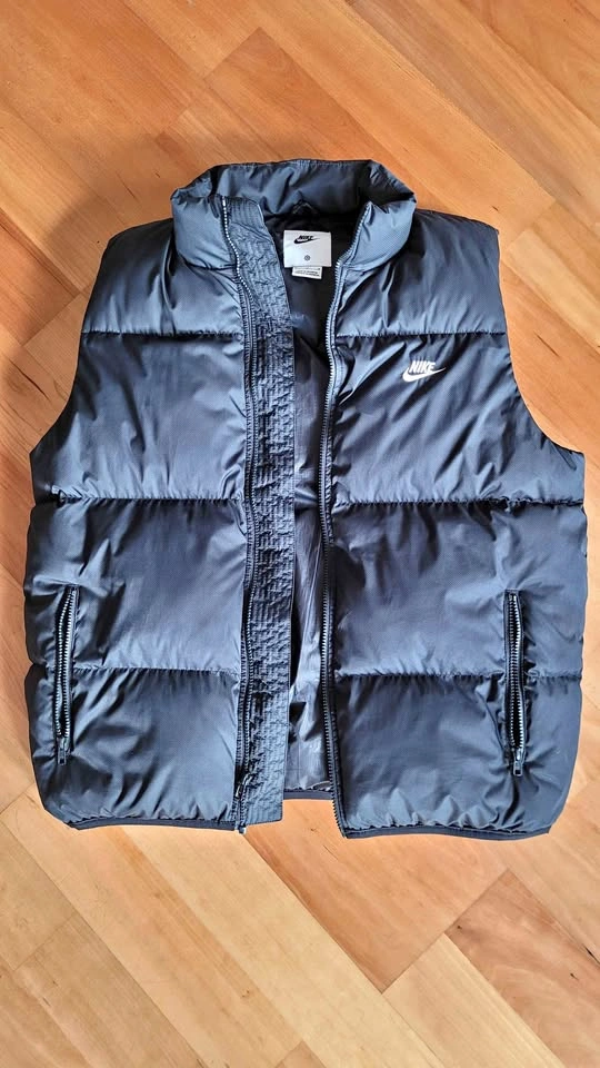 Nike Down Puffer Vest / Winter Puffer Vest (Men's Size M)