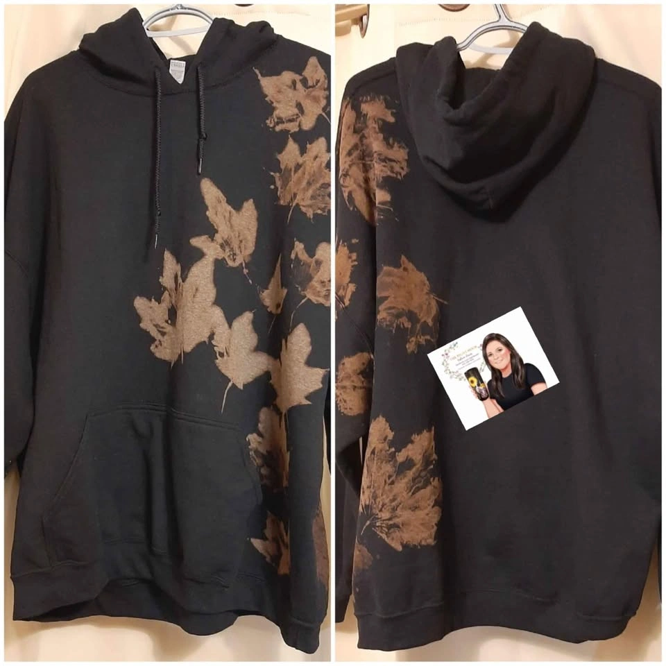 Hoodie with leaf design - photo 4