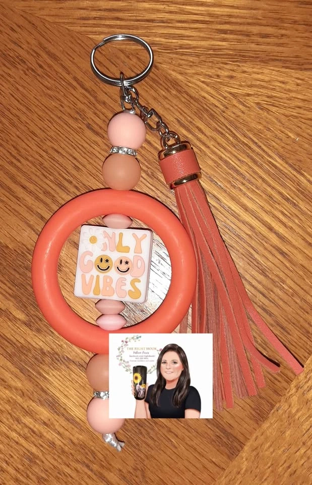 Assorted beaded keychains - photo 4