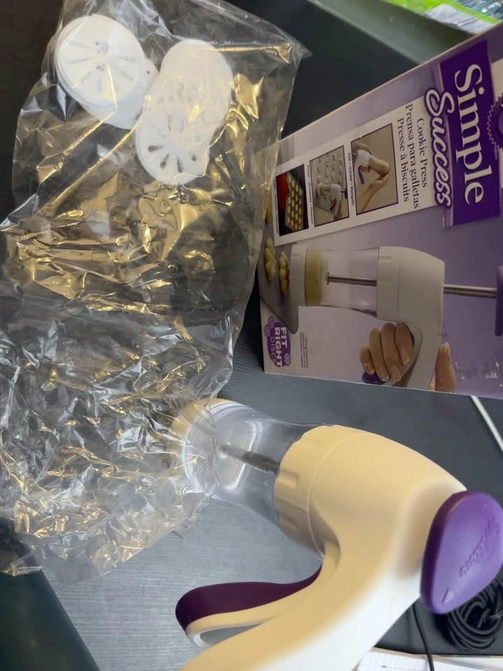 Vacuum Flask Set + Wilton Cookie Press - photo 4