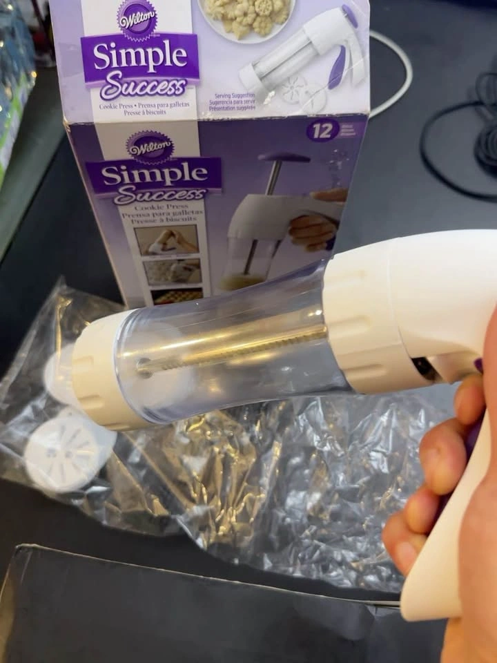Vacuum Flask Set + Wilton Cookie Press - photo 5