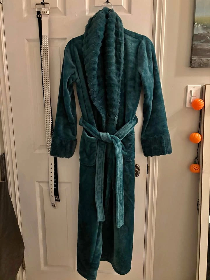 La Vie en Rose Luxury Faux Fur robe
