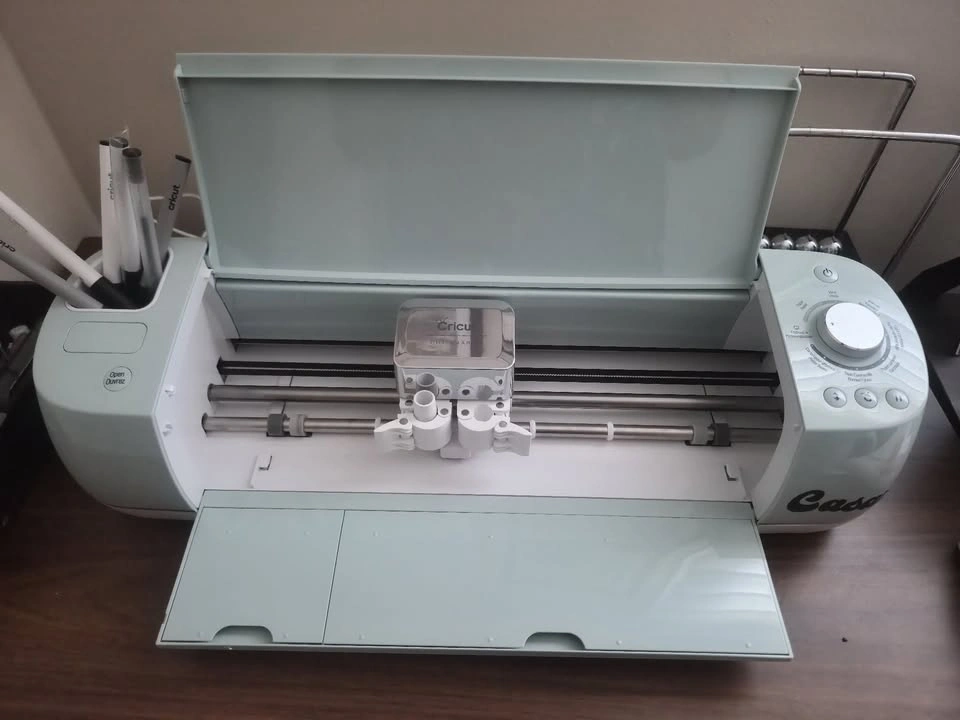Cricut Explore Air 2 Bundle GREAT CONDITION - photo 4