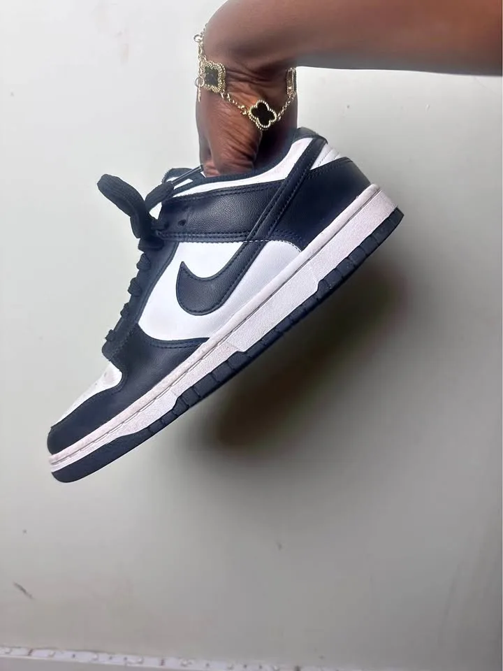 👟 Nike “Panda” Dunks (Women’s 8) thumbnail