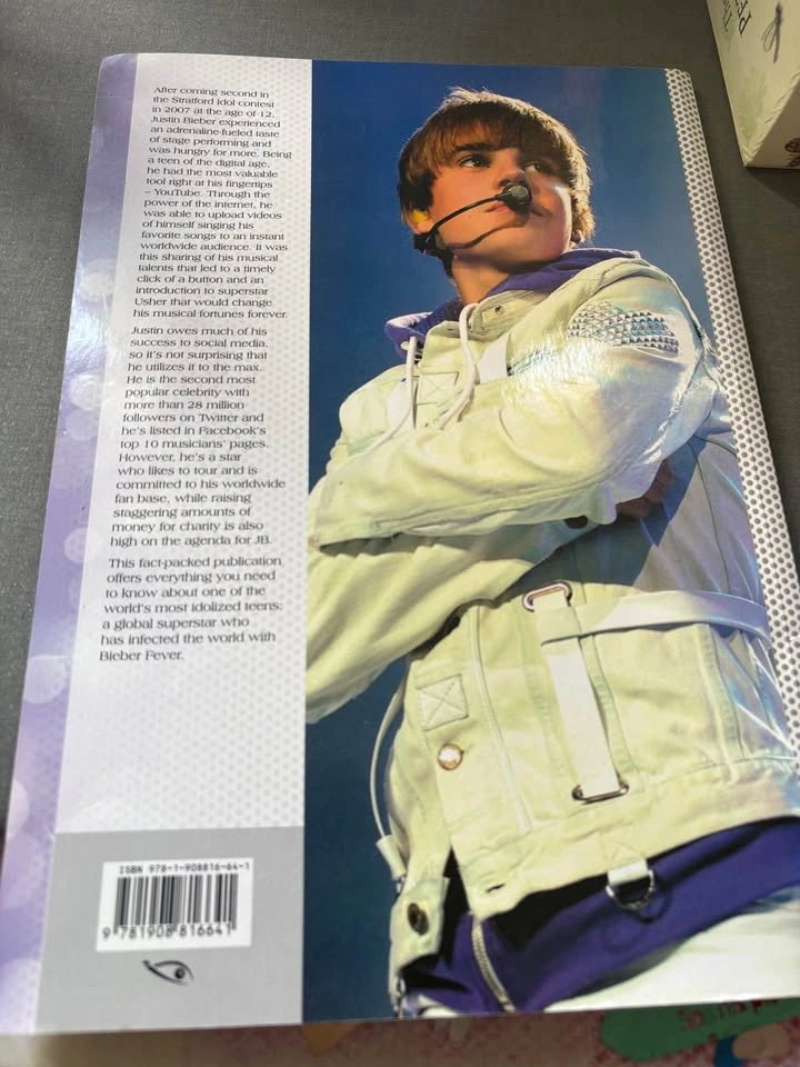 Justin Bieber softcover - photo 2