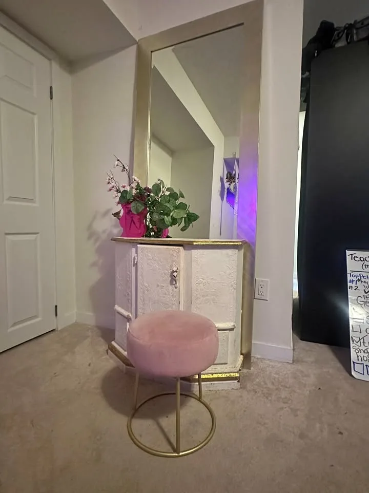 Vintage Vanity Bundle thumbnail