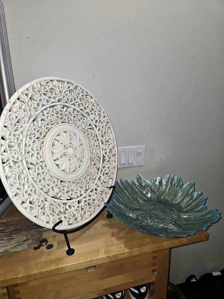 Large 21" Carved Wall Medallion w/ Stand & 18" Teal Bowl
