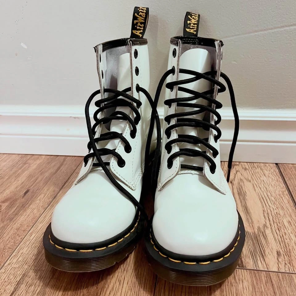 Dr. Martens 1460 White Smooth Leather Boots (Size 7 US / 5 UK) - photo 2