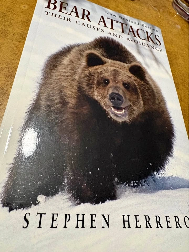 Bear attacks their causes and avoidance by Stephen Herrero