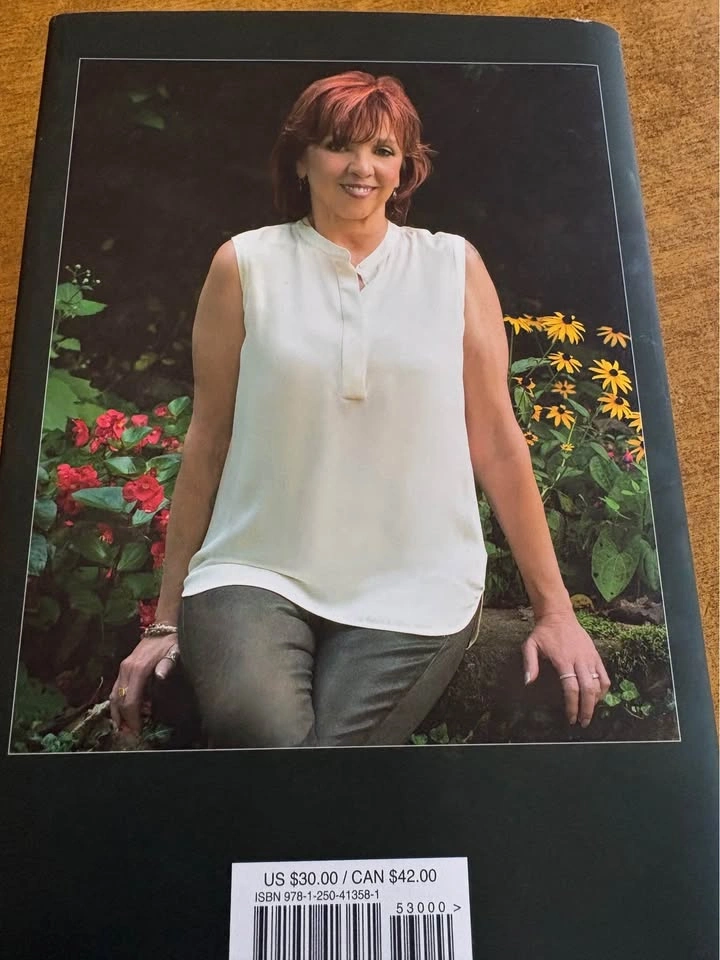 Nora Robert’s the final target (hardcover book) - photo 2