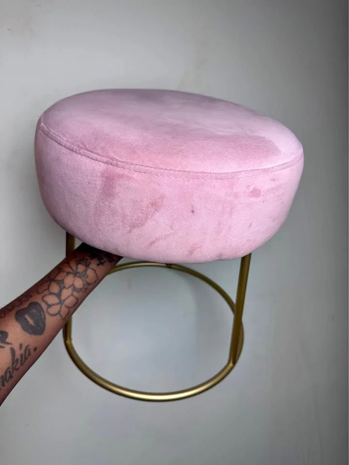 🎀 Pink Vanity Stool thumbnail