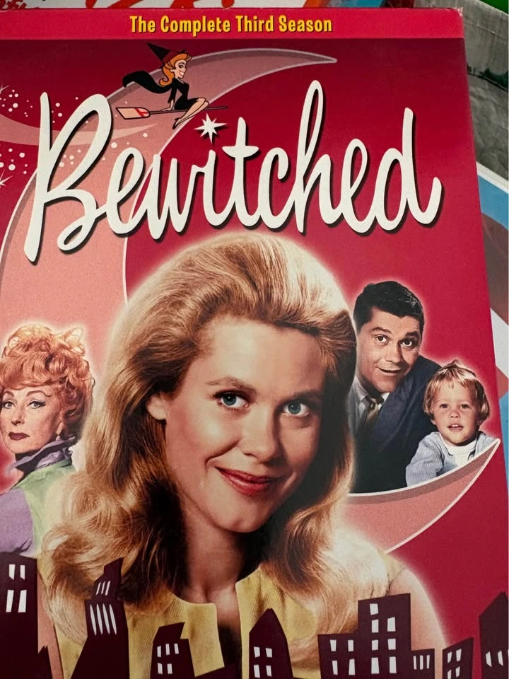 Bewitch DVDs seasons 1-8 - photo 3