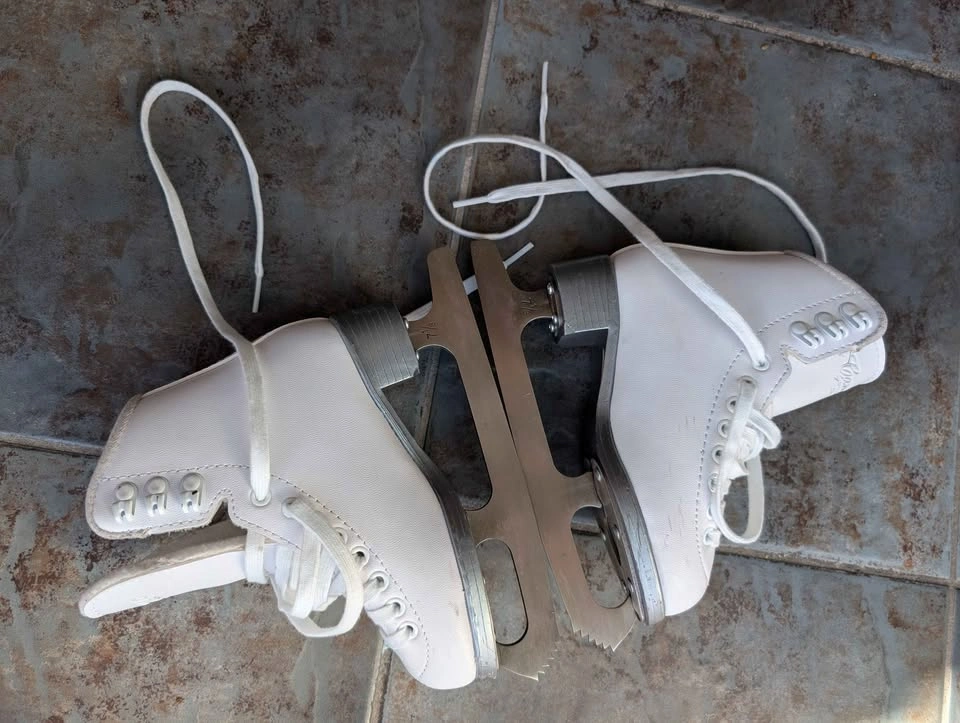 Jackson Cameo 200 Figure Skates with Ultima Mark I Blades - photo 2