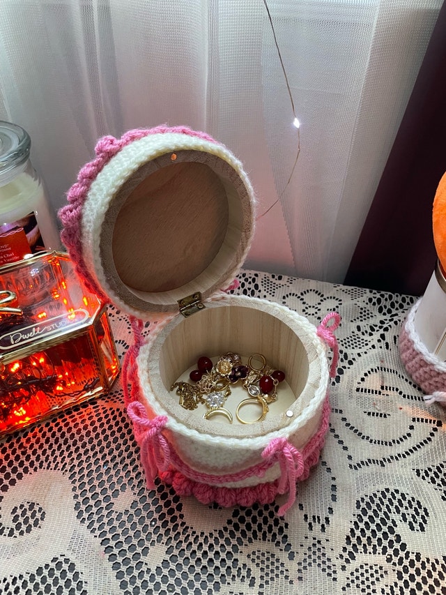 Handmade Crochet Strawberry Shortcake Jewelry Box - photo 2