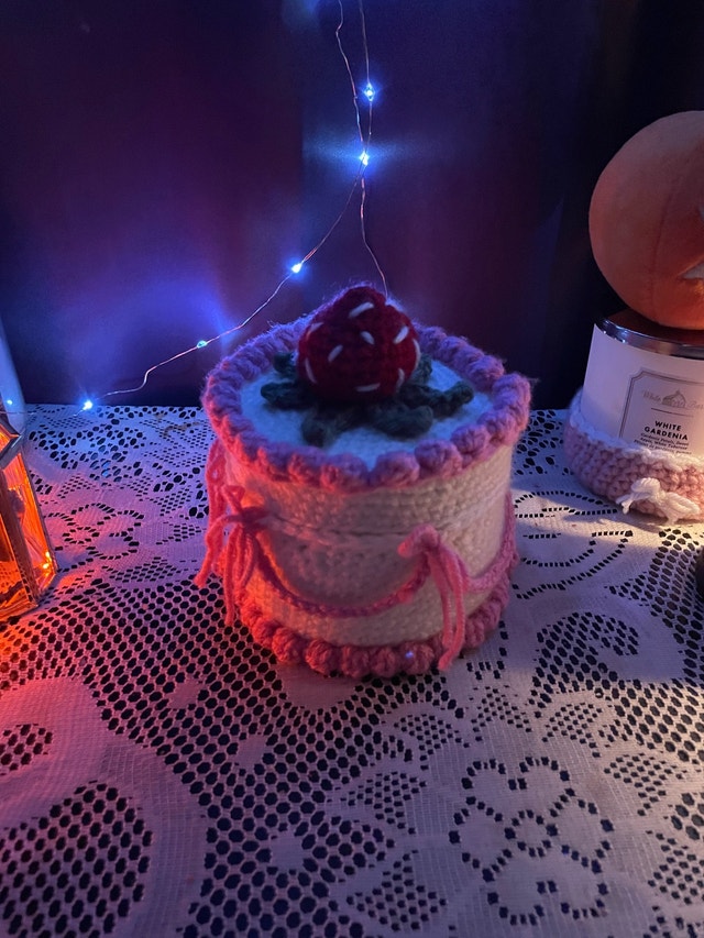 Handmade Crochet Strawberry Shortcake Jewelry Box - photo 3