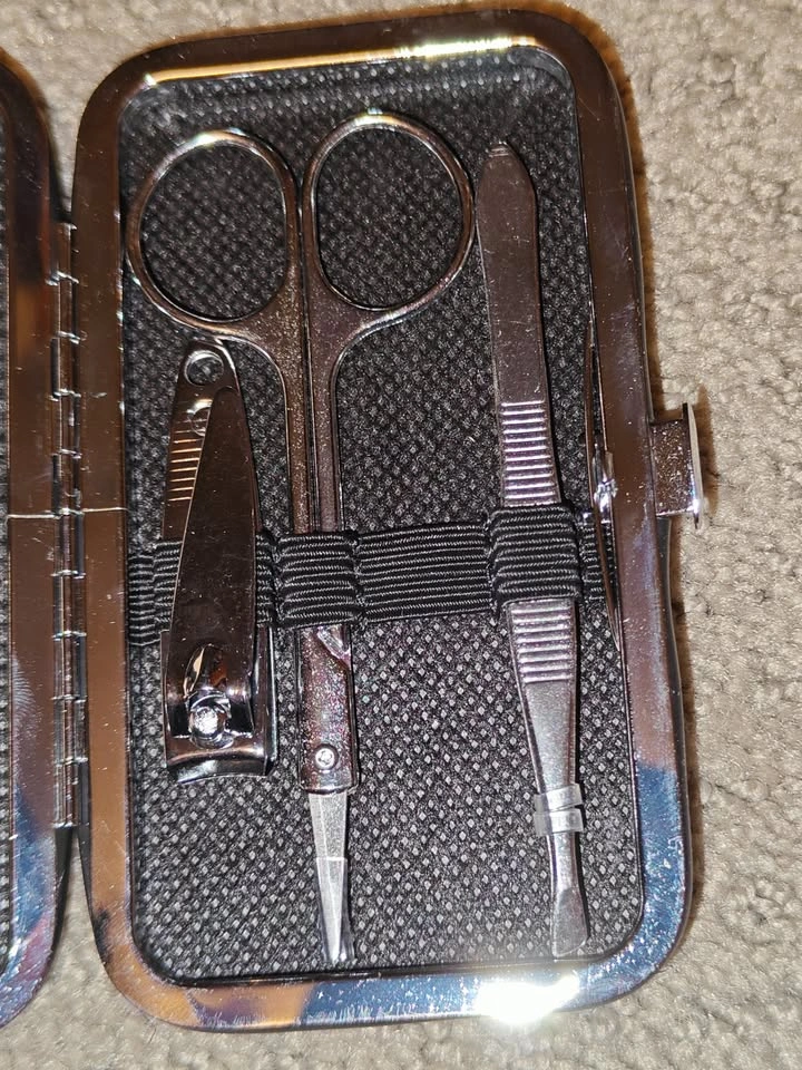 Travel Manicure Set - 5-Piece Nail Grooming Kit - photo 4