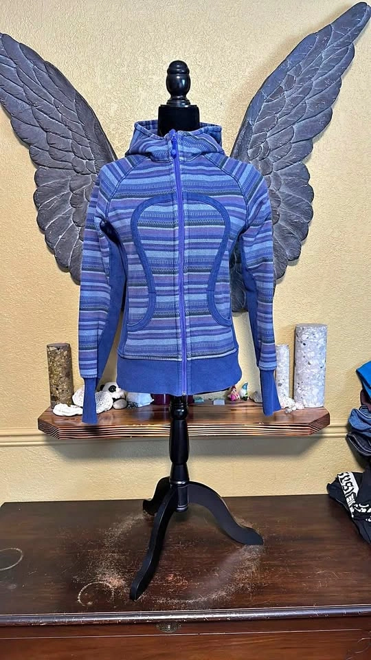 Lululemon Striped Blue Women's Scuba Hoodie