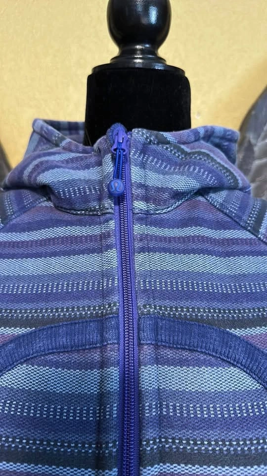 Lululemon Striped Blue Women's Scuba Hoodie - photo 4