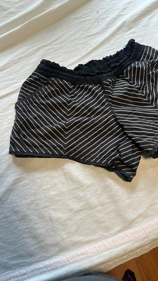 Lululemon Black and White Striped Shorts - photo 4