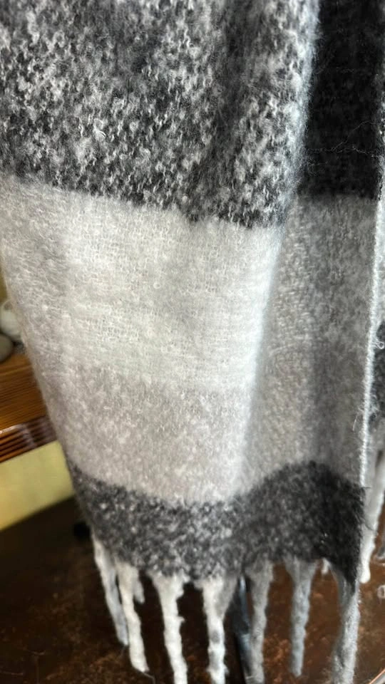 Black and White Checkered Giant Soft Scarf - photo 2