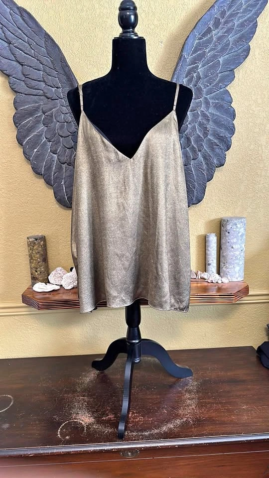 A MTL 1980 Gold Metallic Camisole Top
