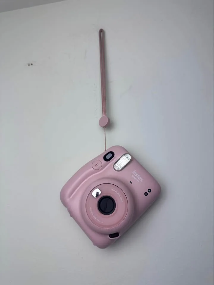 🎀 INSTAX Mini 11 + Matching Case (Baby Pink) image indicator(2)