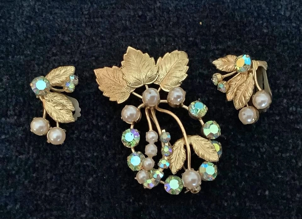Vintage Grape Cluster Brooch & Clip-On Earrings Set