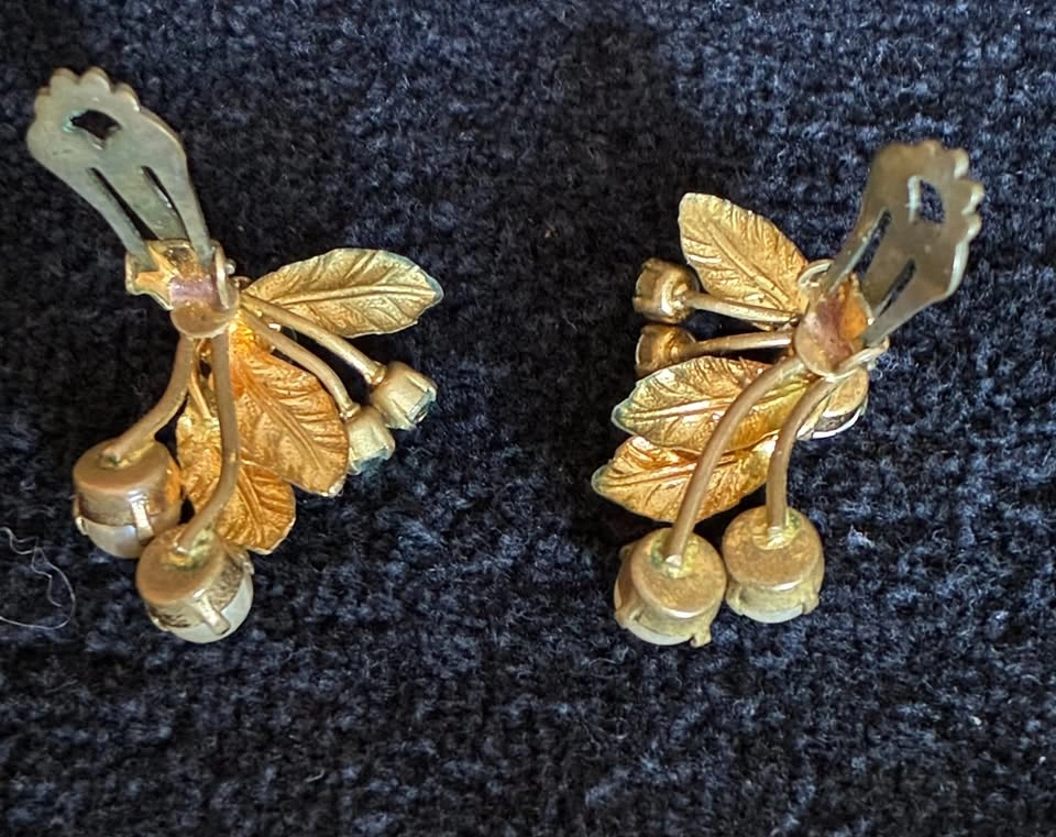 Vintage Grape Cluster Brooch & Clip-On Earrings Set - photo 3