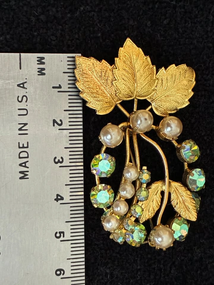 Vintage Grape Cluster Brooch & Clip-On Earrings Set - photo 4