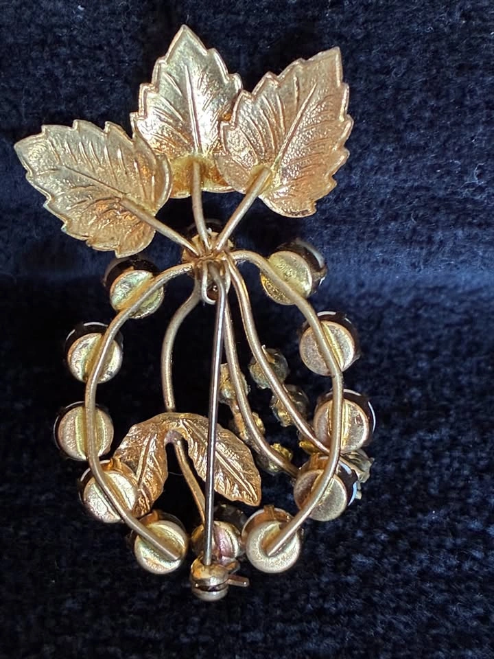 Vintage Grape Cluster Brooch & Clip-On Earrings Set - photo 5