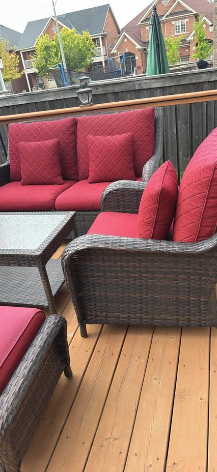 Moving sale! Complete Patio set with umbrella - photo 4