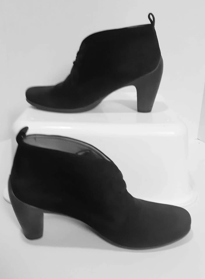 ECCO Black Suede Ankle Boots Size 40 (9) Womens - photo 2