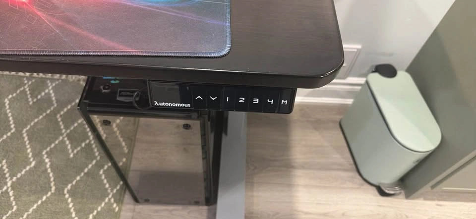 Moving sale! Autonomous electric standing desk - photo 2