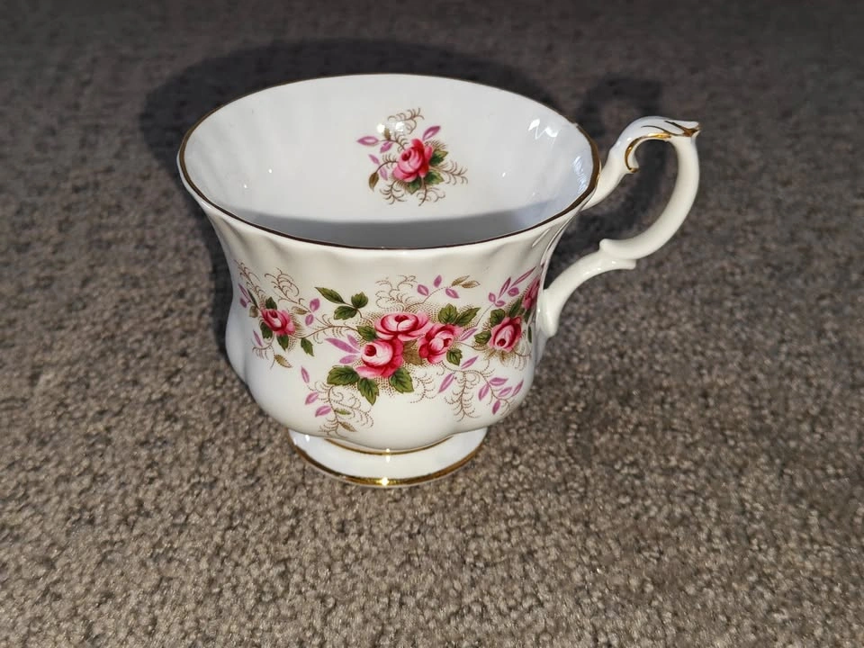 Vintage Tea Cup and Saucer Set - Royal Albert Lavender Rose - photo 2