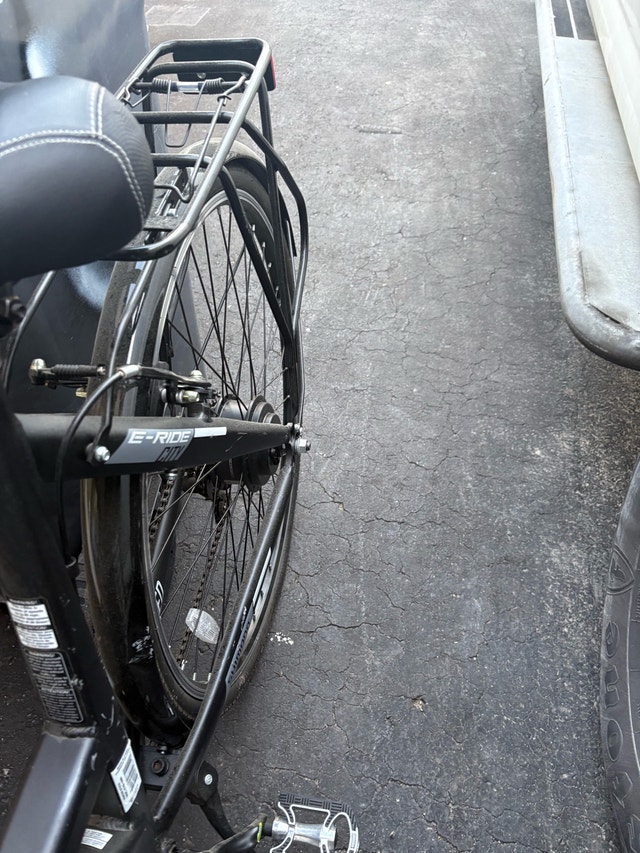 Hyper E-Ride City Electric Bike - photo 4