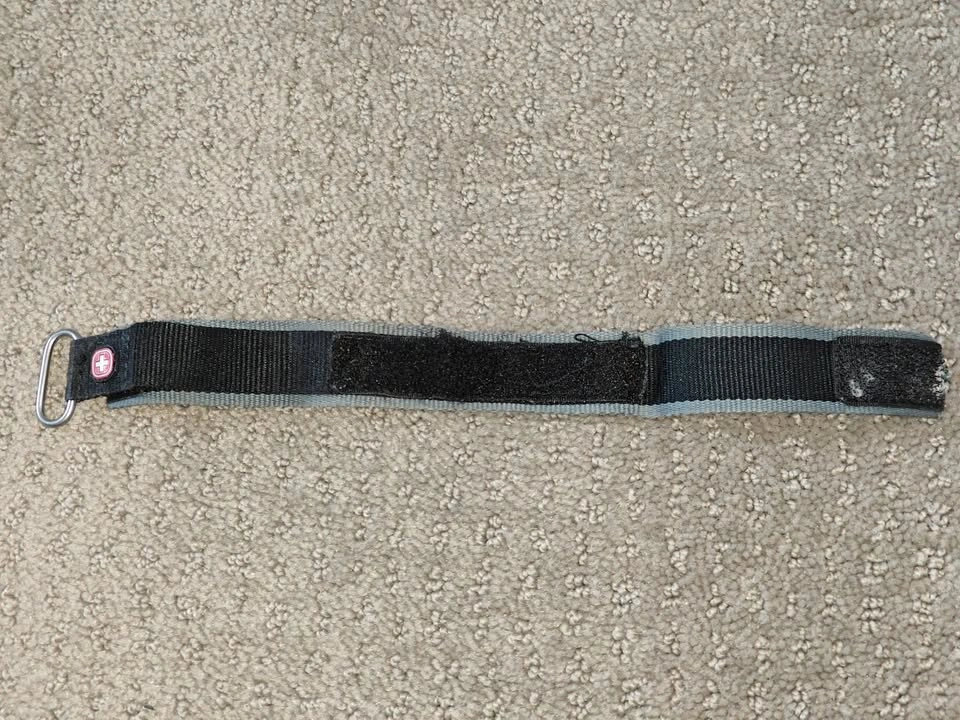 Swiss Military Belt Hanger Key Holder Keychain - photo 3