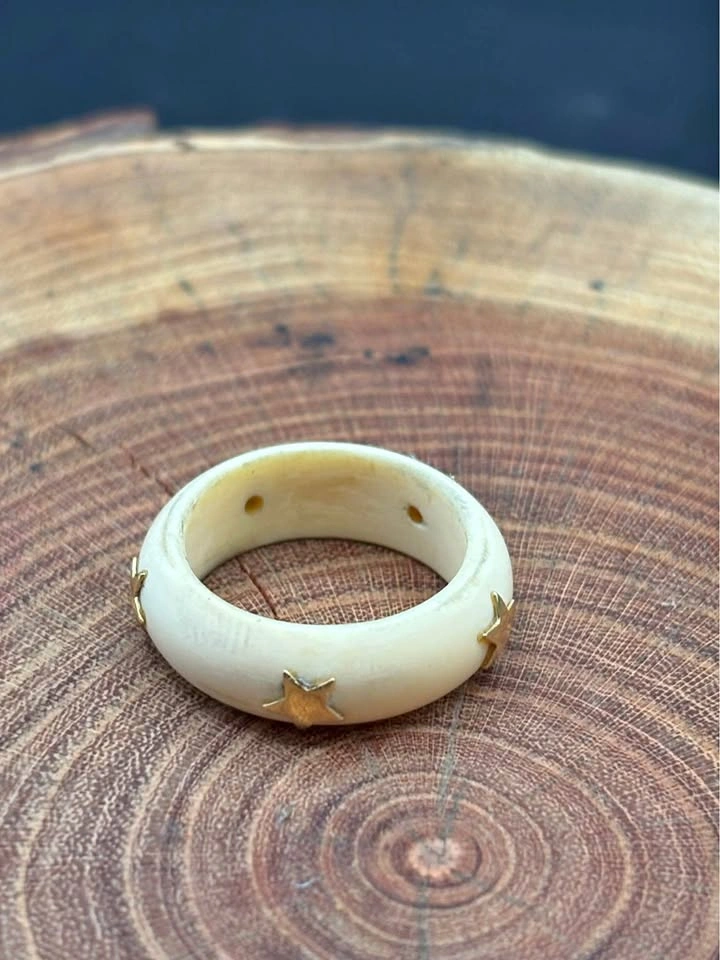 Vintage Carved Bone Band Ring w/ 22K Solid Gold Star Inlays