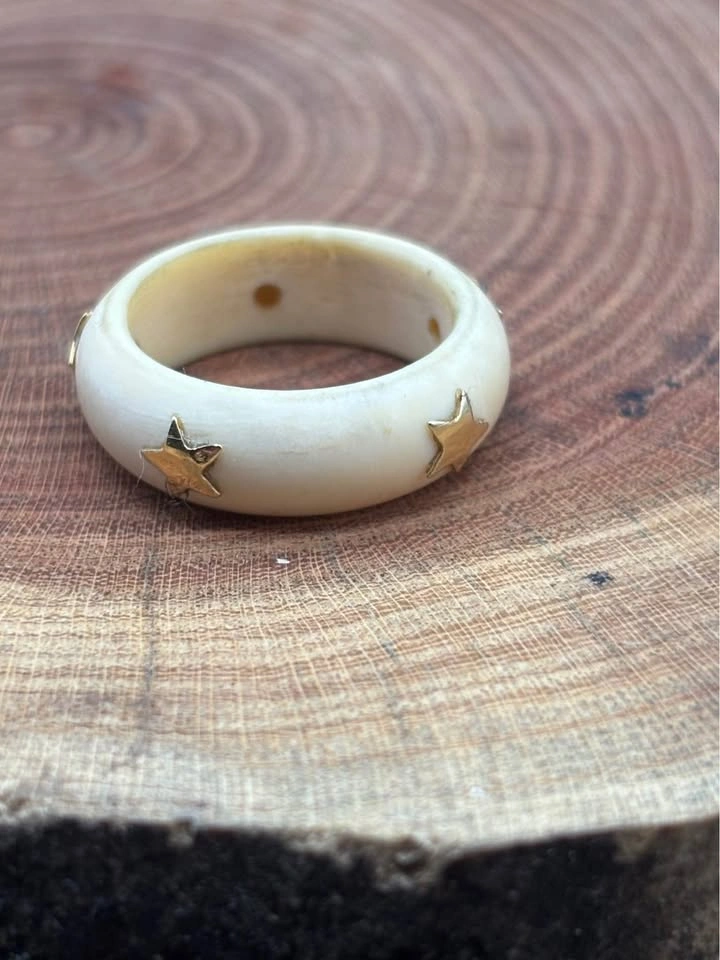 Vintage Carved Bone Band Ring w/ 22K Solid Gold Star Inlays - photo 4